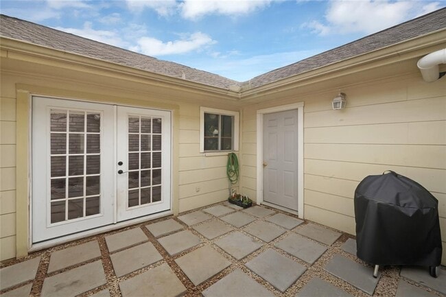 Building Photo - 17122 Blackhawk Blvd