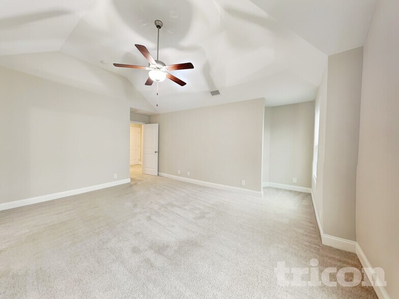 Building Photo - 1324 Black Oak Cir