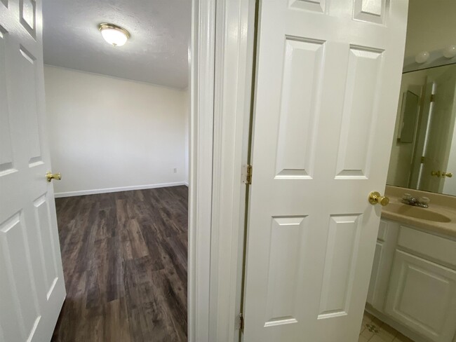 Building Photo - 3961 Brown Ave