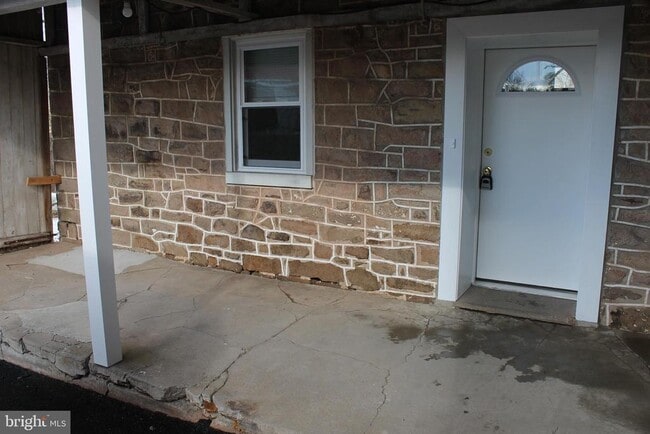 Building Photo - 2093 PA-212