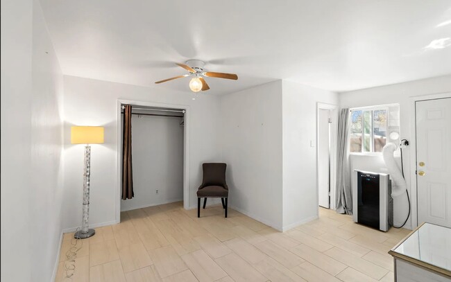 Building Photo - 1017 Maple St