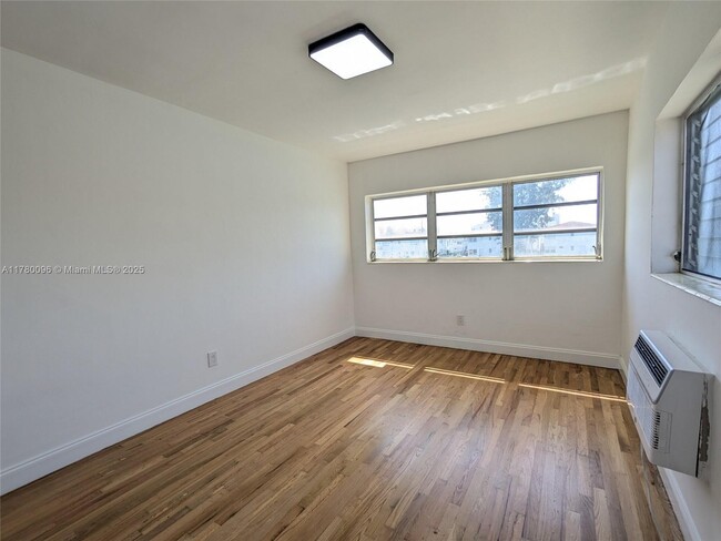 Building Photo - 7805 Crespi Blvd