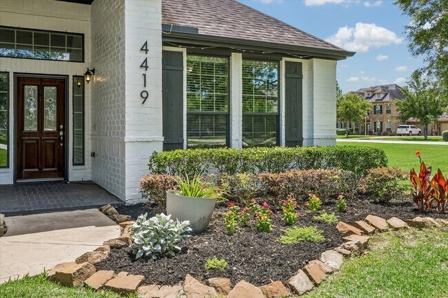 Building Photo - 4419 Convento Dr