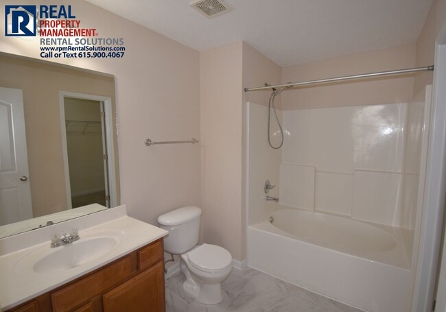 Building Photo - Wonderful 2 story 3BD/2.5BA home in LaVergne w/ attached garage!