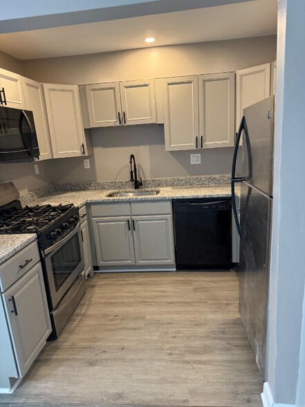 Primary Photo - 3801 Swann Rd