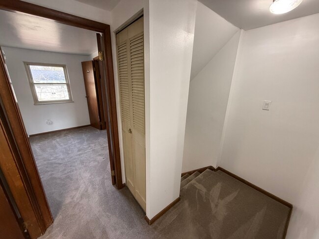 Building Photo - 108 Roberts Dr