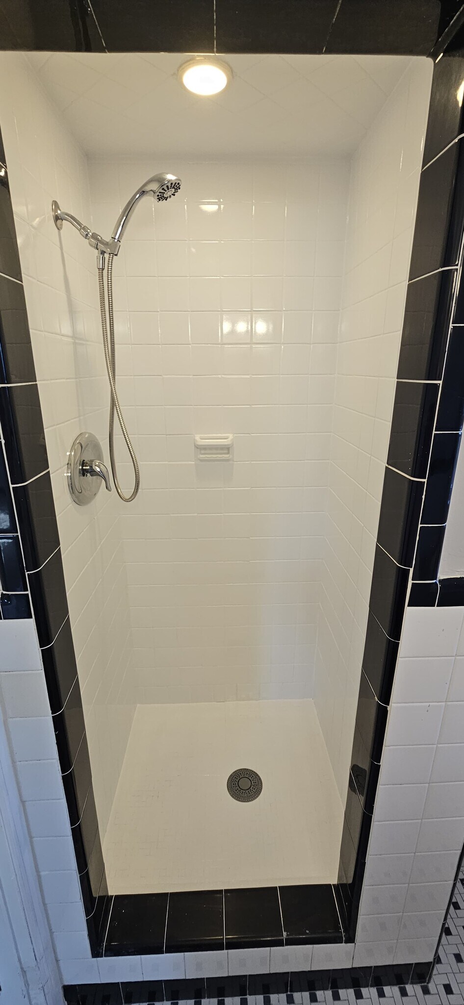 Building Photo - 421 Myrtle Ave