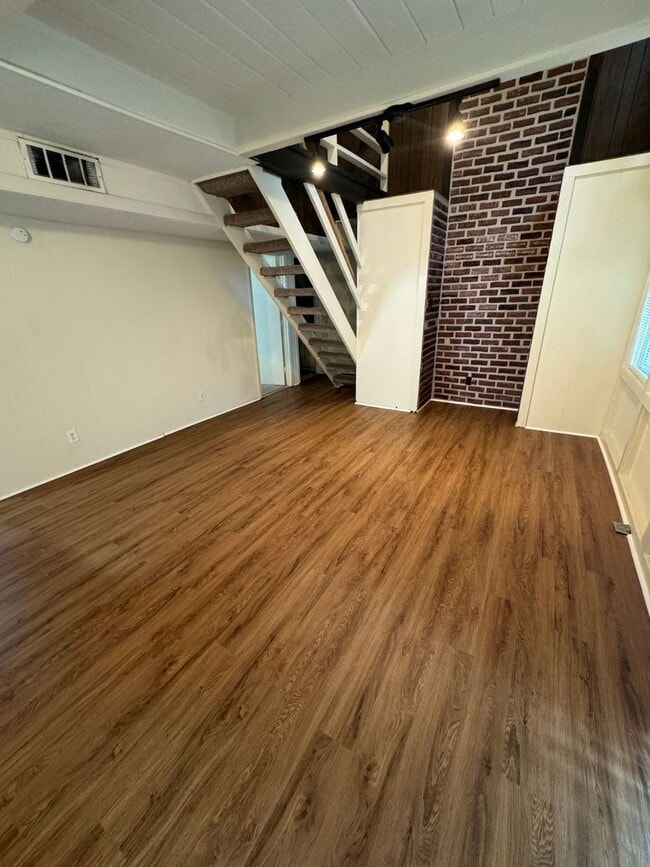 Building Photo - 3-bedroom 1.5 Bath Home ***RENT SPECIAL: *...