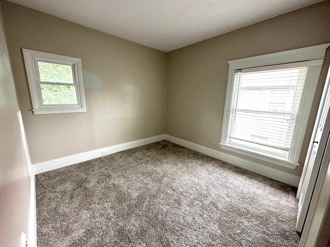 Building Photo - 1308 Leroy St