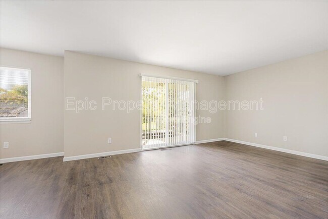 Building Photo - 10015 Groh Rd