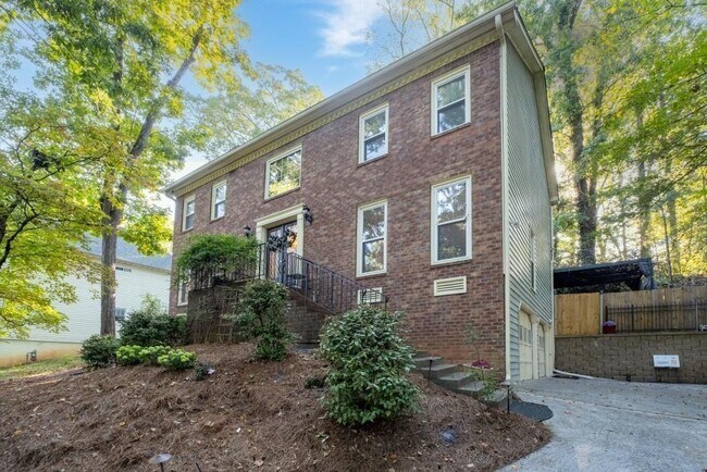 Building Photo - 2339 Milstead Cir NE