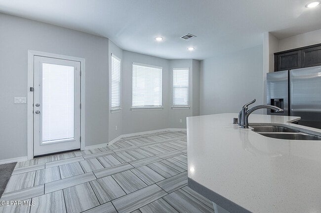 Building Photo - 2621 Mike Price Dr