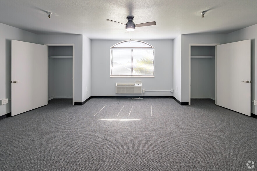 Studio F1 - 550SF - Living Room - Jubilee Residences