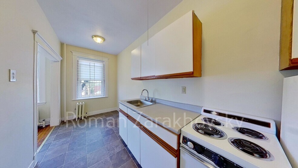 Building Photo - 236 Kelton St