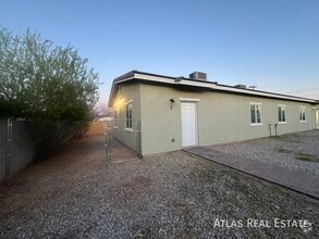 Building Photo - 55 E Mojave Rd