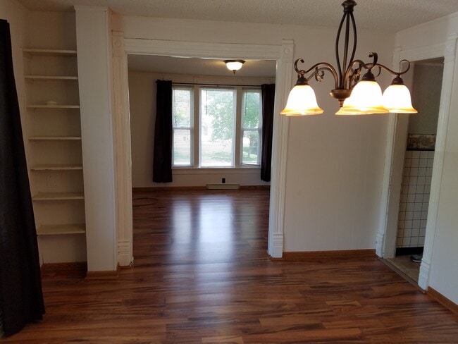 Building Photo - 622 W 18th St