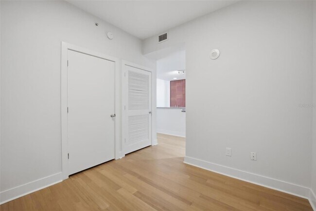 Building Photo - 1208 E Kennedy Blvd