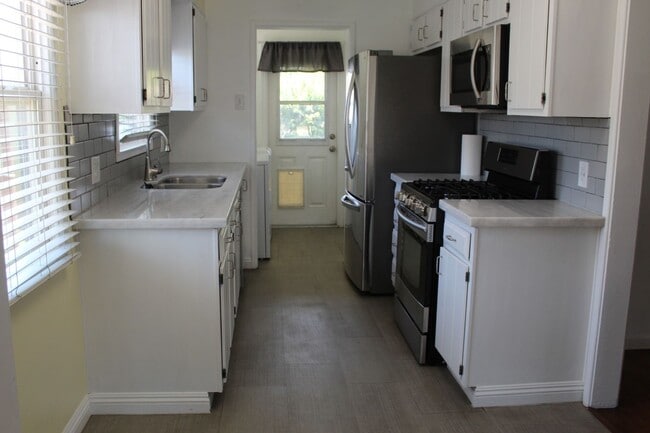 Building Photo - Beautiful Westchester Home for Rent