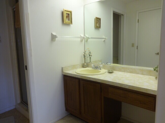 Building Photo - 1211 Capri Isles Blvd