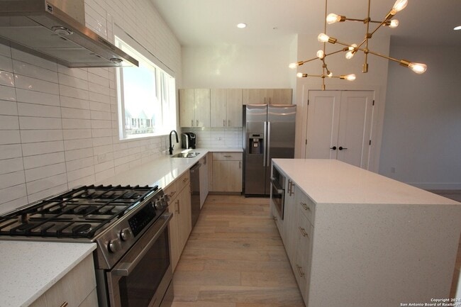 Building Photo - 203 Paschal St