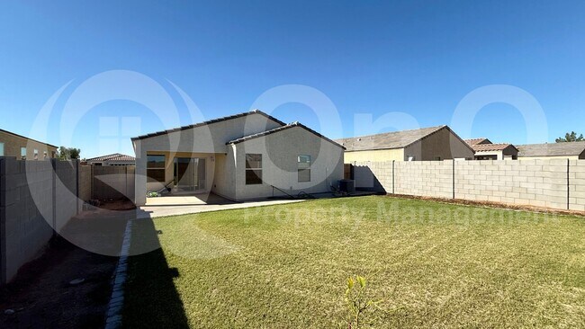 Building Photo - 1642 W Pima Ave