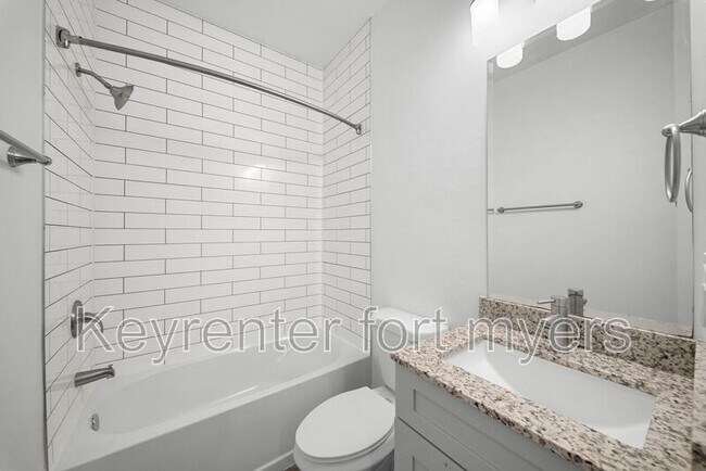 Building Photo - 26483 Sandhill Blvd