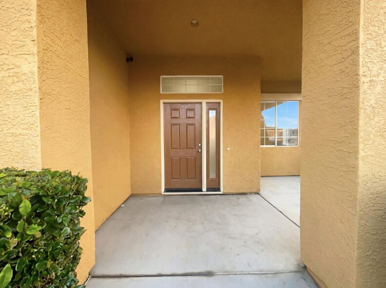 Building Photo - 8137 Wyndwillow Way