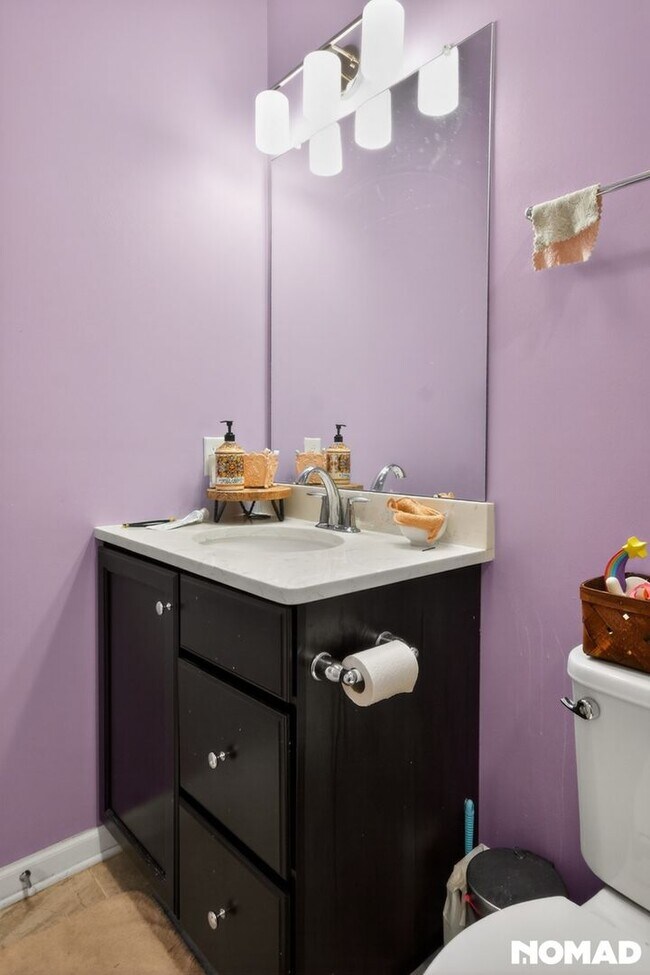 Building Photo - Spacious 3BR Condo in Highland Park