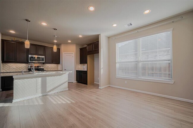 Building Photo - 7809 Axis Rdg Dr