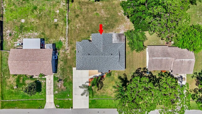 Building Photo - 1049 SW Eureka Ave