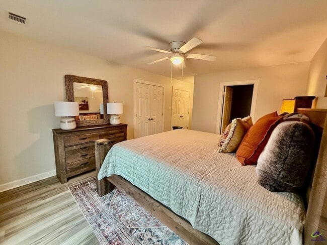 Building Photo - 116 Webster Wy