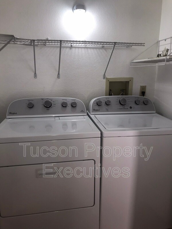 Building Photo - 2839 E Weymouth Cir