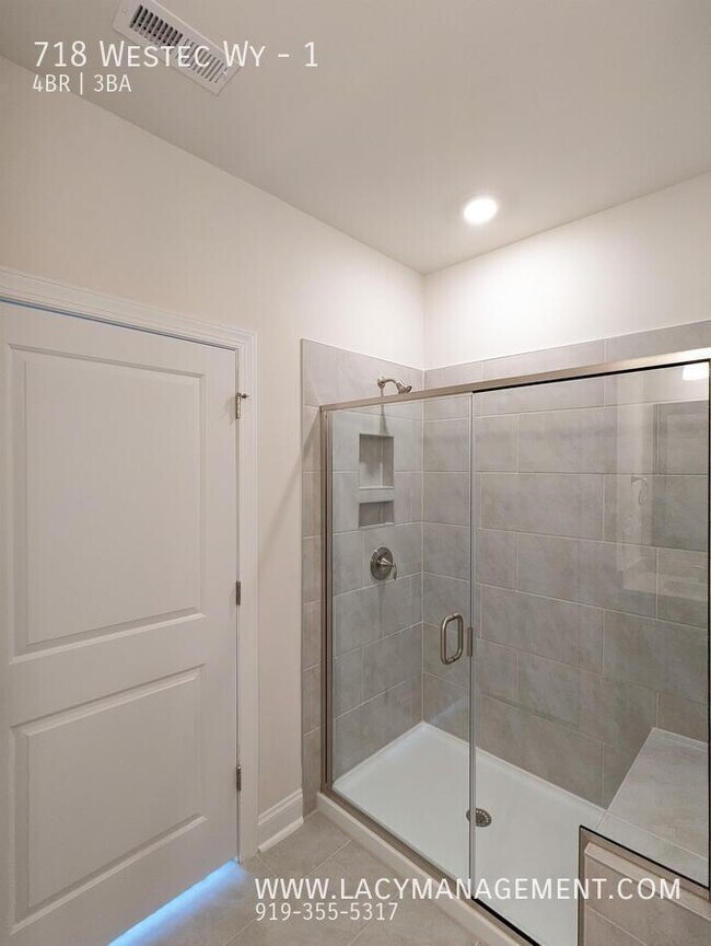 Building Photo - 718 Westec Wy