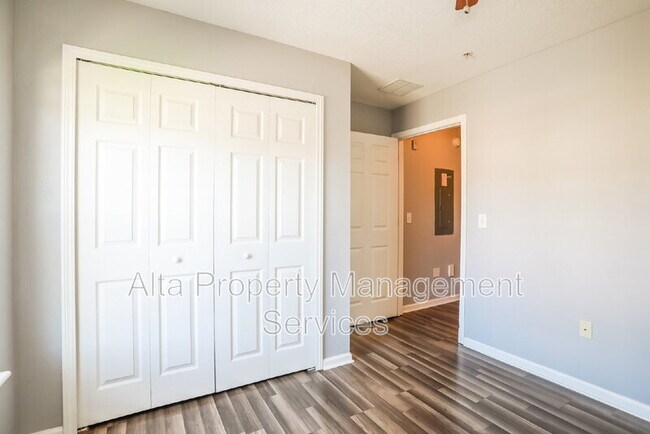 Building Photo - 6860 Skaff Ave