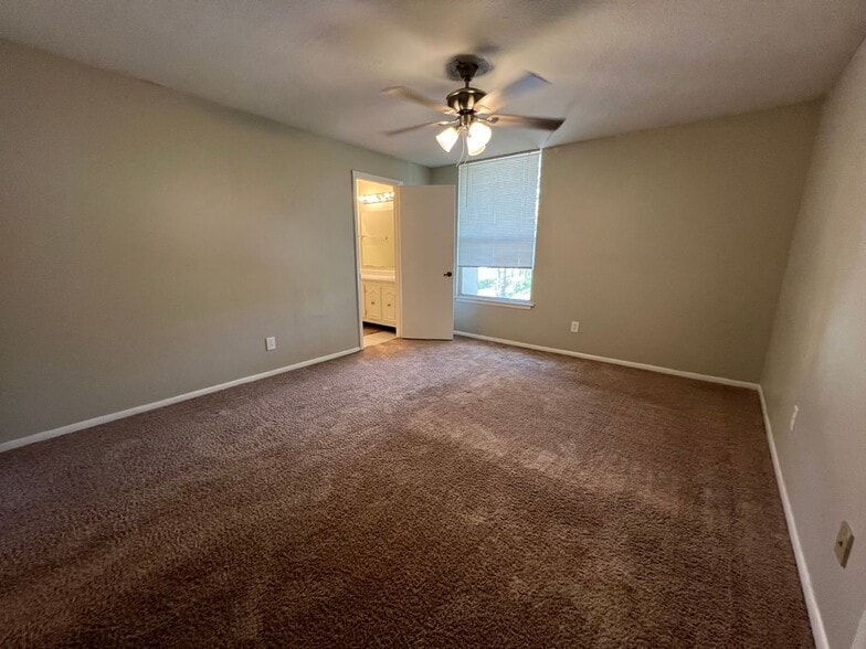 Building Photo - 506 Orange Dr