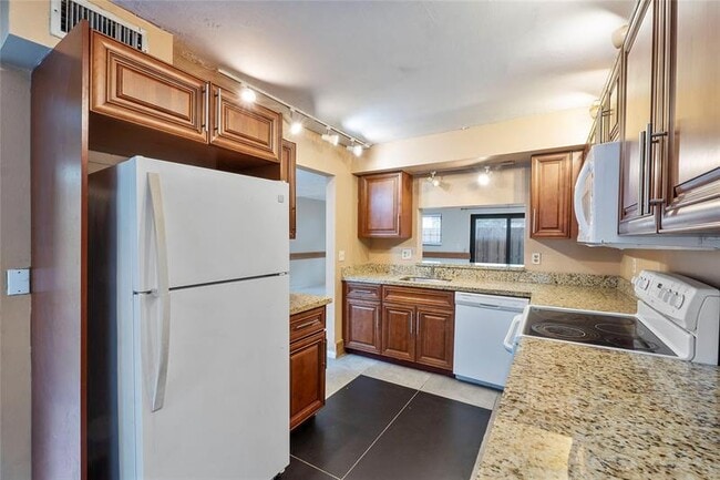 Building Photo - 2157 NW 37th Ave