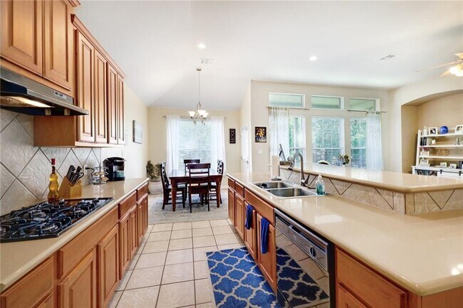 Building Photo - 15520 Bandon Dr