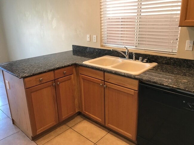 Building Photo - 3 bed/2.5 bath in Mountains Edge 89178