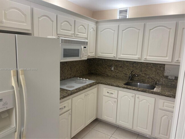 Building Photo - 13455 SW 9th Ct
