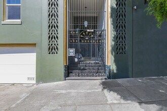 Building Photo - 255 Steiner St