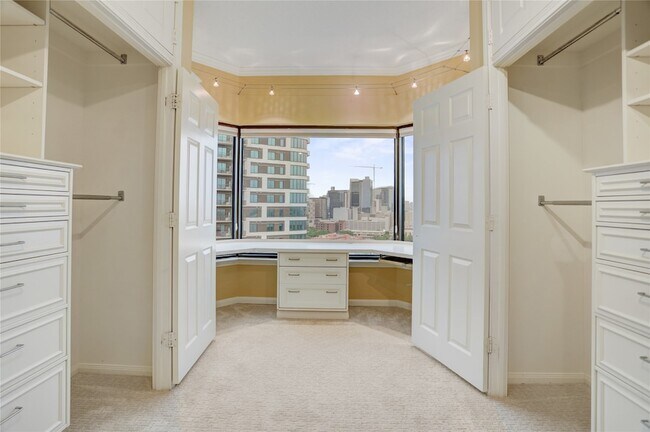 Building Photo - 2001 Holcombe Blvd