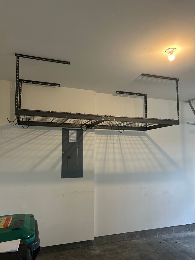 Garage storage unit - 2272 Perennial Cir