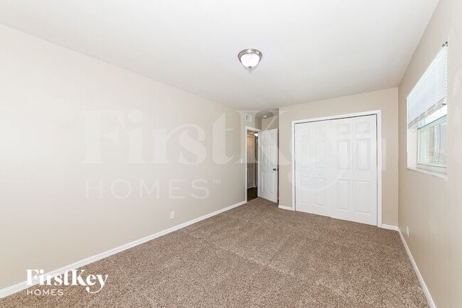 Building Photo - 5112 43rd Ave W