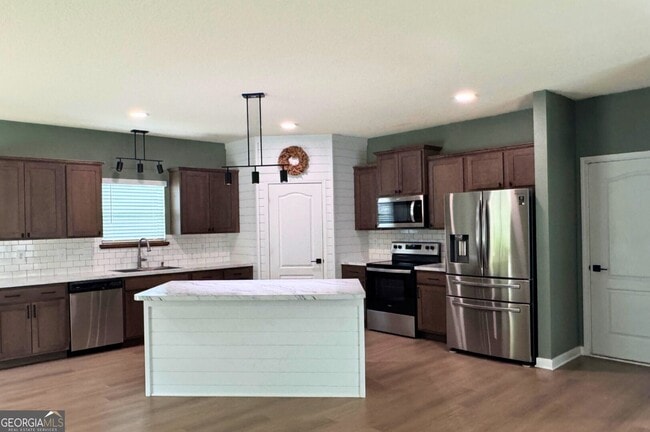 Building Photo - 164 Ashwood Cir