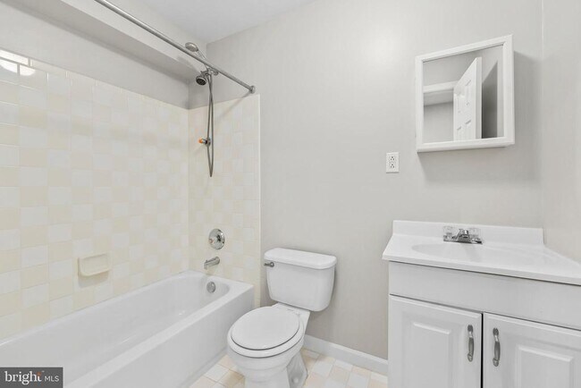 Building Photo - 18865 Crossroads Ct