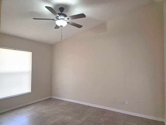 Building Photo - Cardinal Pines East