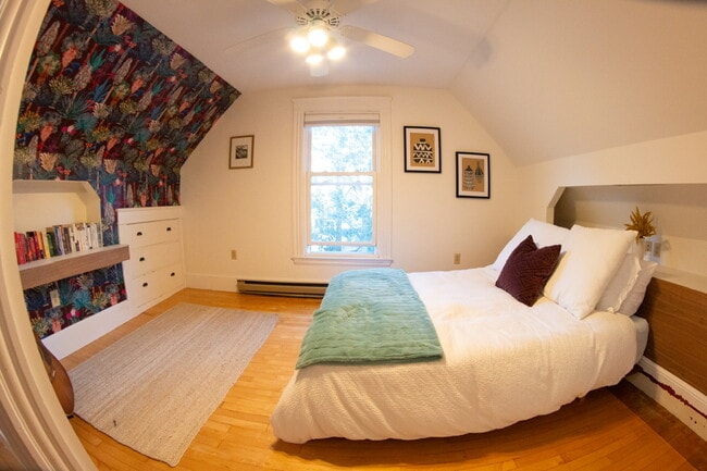 Building Photo - 36 Irving St