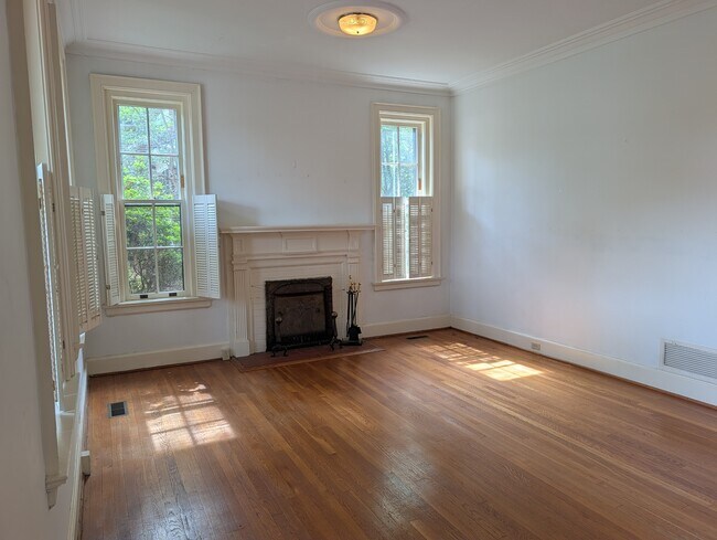 Building Photo - 1007 Wildwood Ave