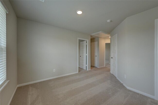 Building Photo - 13856 Goldeye Dr