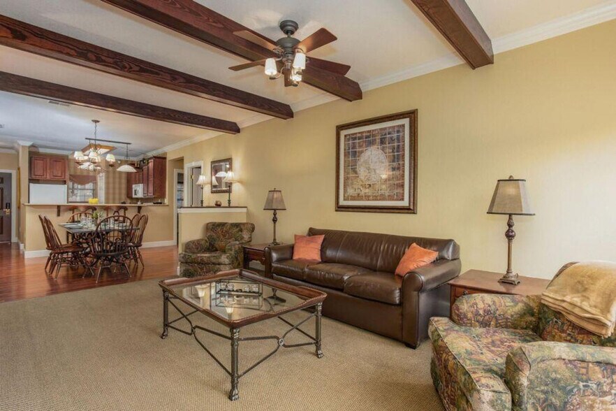 Primary Photo - 175 Golf View Dr